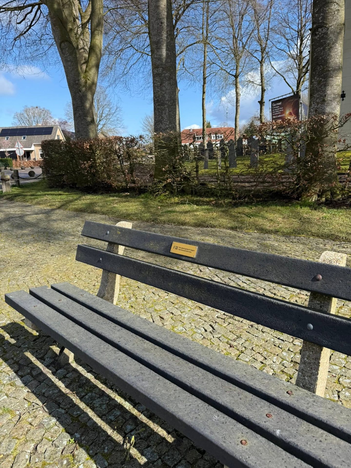 'Ik zie je'-bankje onthuld in Nieuwehorne