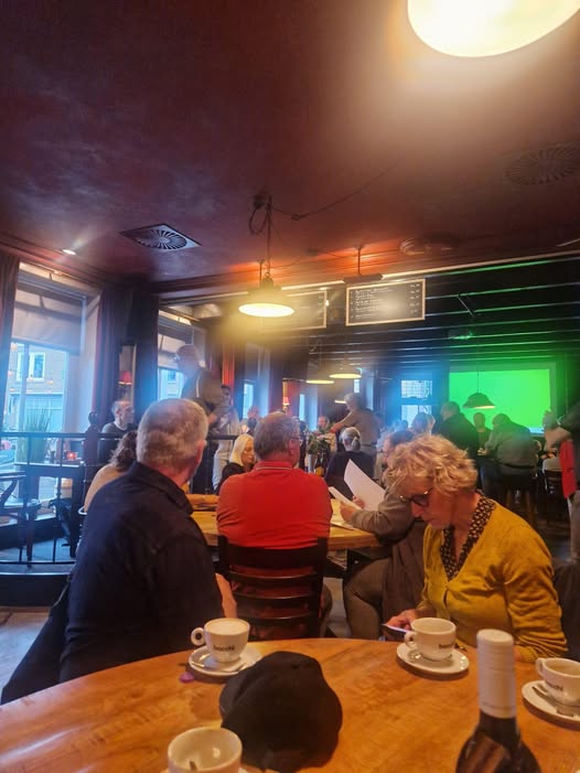 Frisse Wind 21 aanwezig bij ALV Wijkvereniging Noord in café Spoorzicht